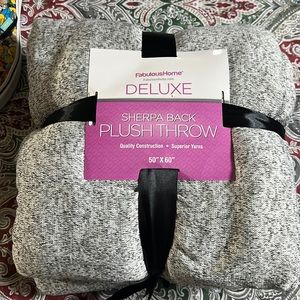 NWT plush Sherpa throw